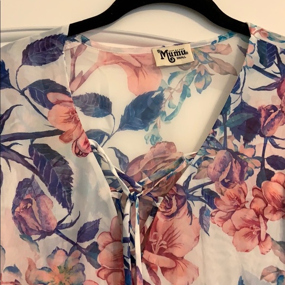 Show me your mumu S bell sleeve with lace up - Picture 5 of 6